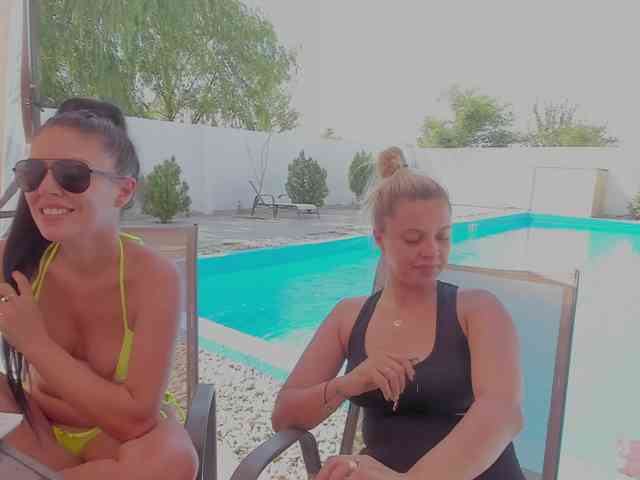 CarlaStaceeFun webcam