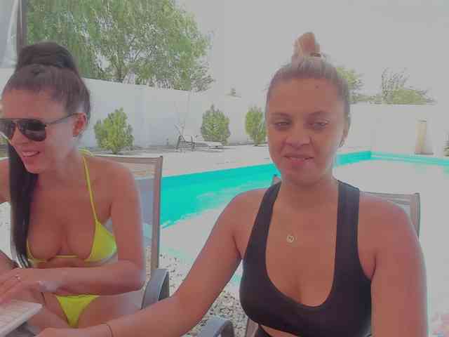 CarlaStaceeFun webcam