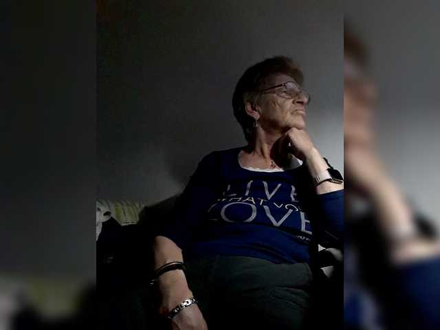 Gorgeous Reife-dame wants you to fuck her body now Reife-dame from BongaCams