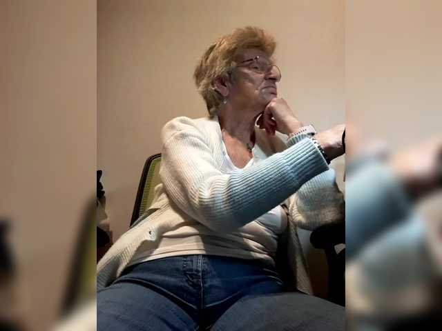 Reife-dame's BongaCams show and profile