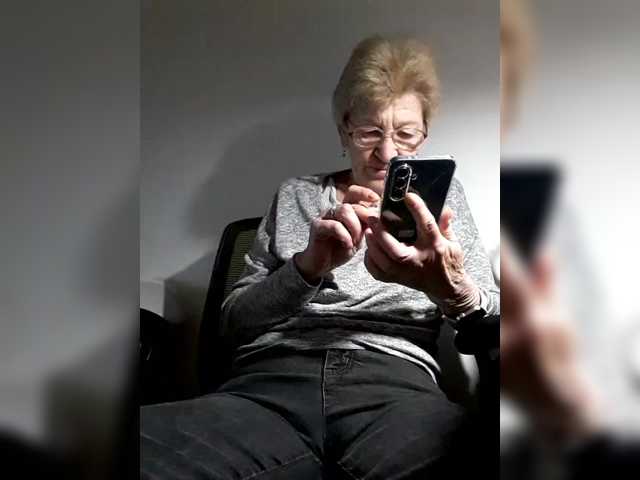 Reife-dame's BongaCams show and profile