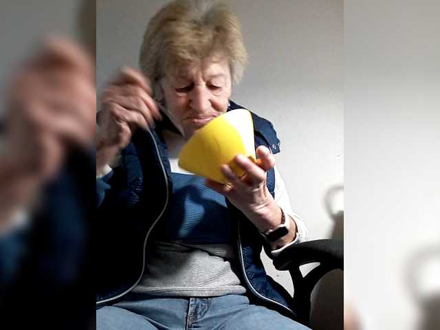 Reife-dame's BongaCams show and profile