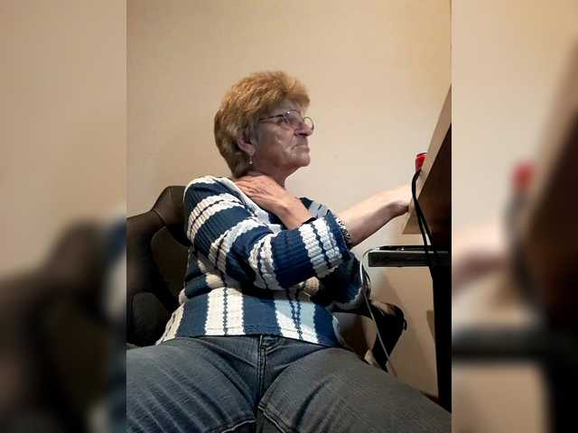 Reife-dame's BongaCams show and profile