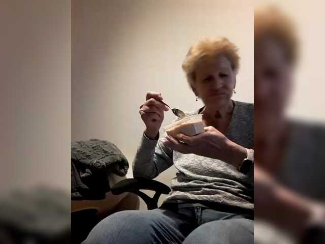 Reife-dame's BongaCams show and profile