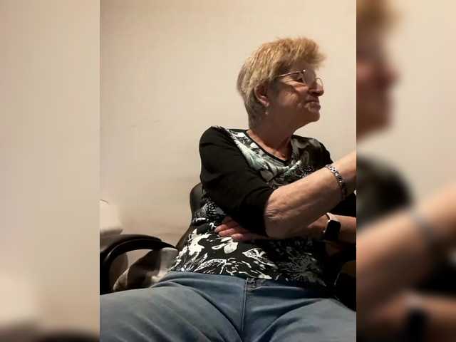 Reife-dame's BongaCams show and profile