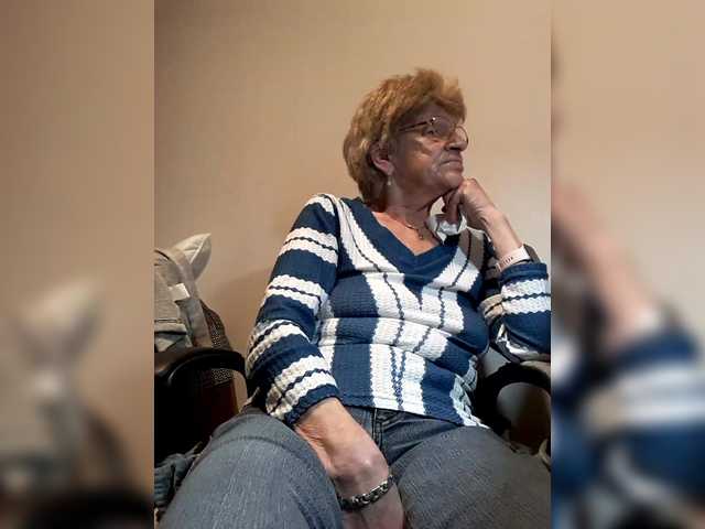 go to chat with Reife-dame