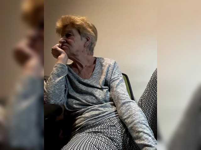 Reife-dame's BongaCams show and profile