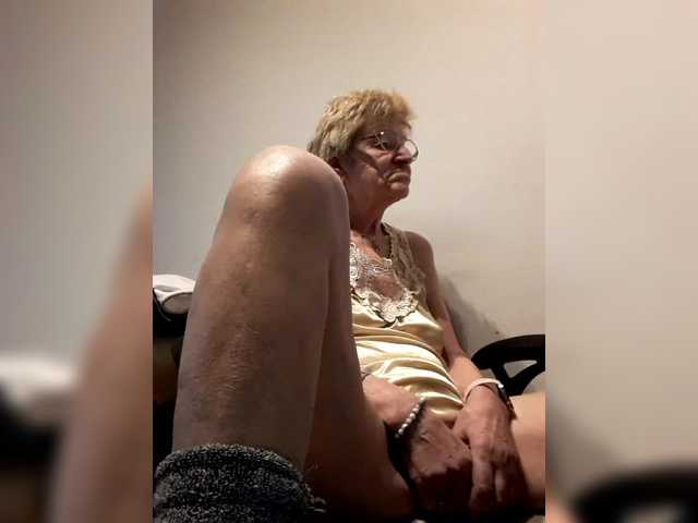 Reife-dame's BongaCams show and profile