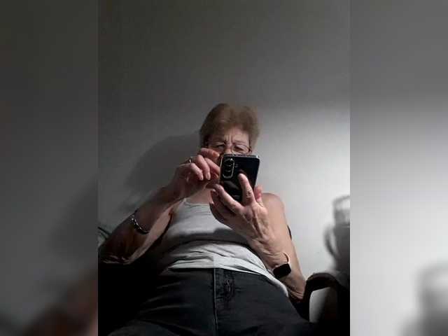 Reife-dame's BongaCams show and profile