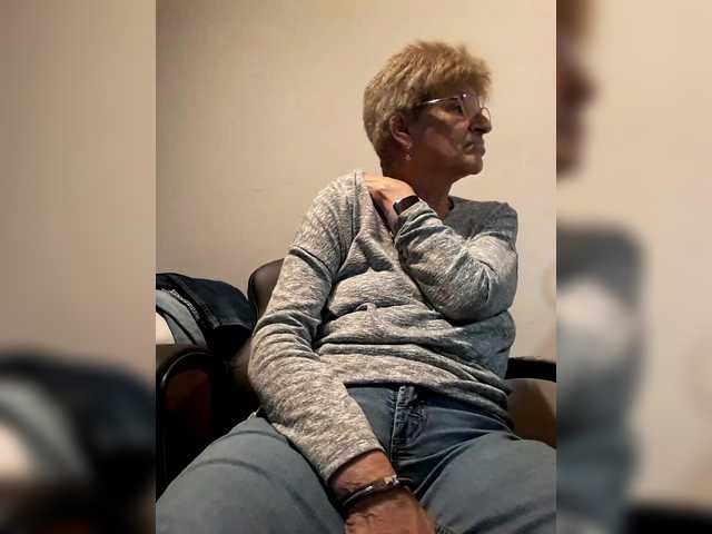 Preview of reife-dame