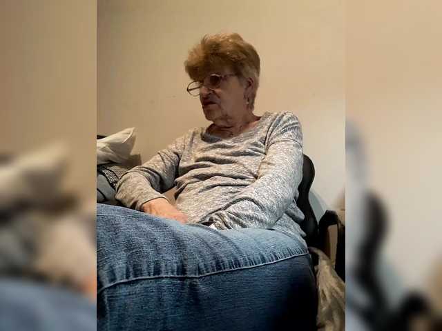 Reife-dame's BongaCams show and profile