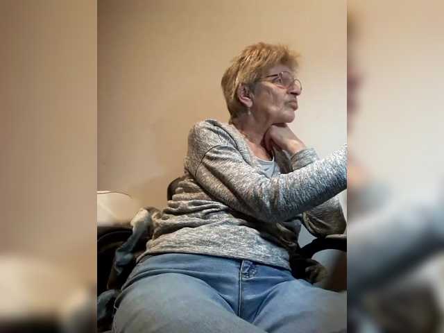 Reife-dame's BongaCams show and profile