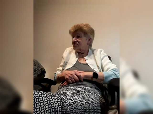 Reife-dame's BongaCams show and profile