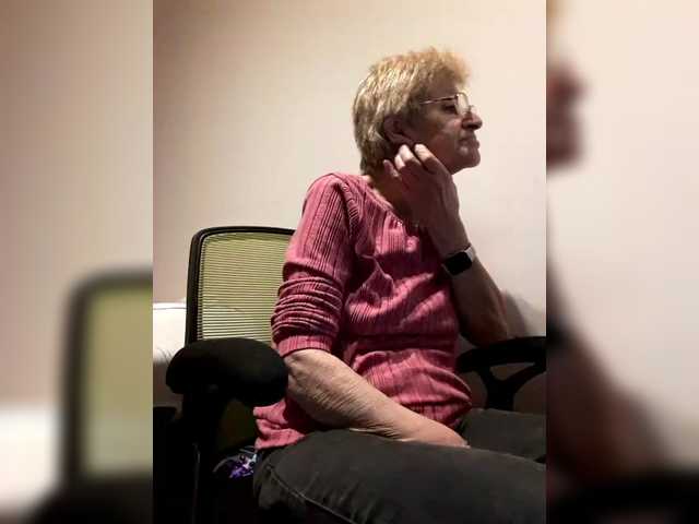 Reife-dame's BongaCams show and profile