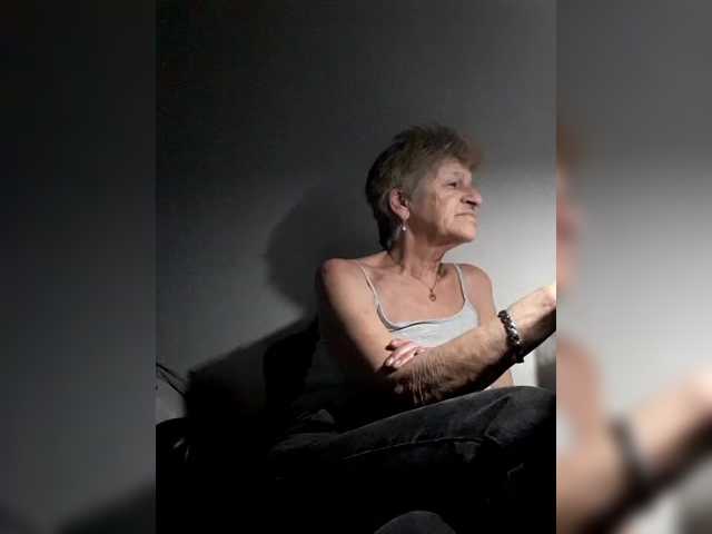 Reife-dame's BongaCams show and profile