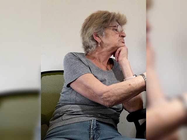 Reife-dame's BongaCams show and profile