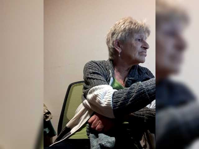 go to chat with Reife-dame