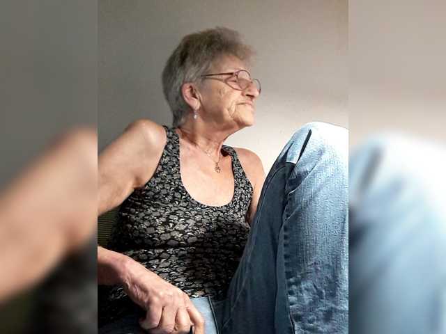 Reife-dame's BongaCams show and profile