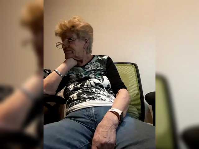 Reife-dame's BongaCams show and profile