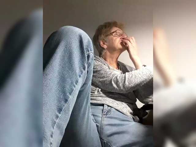 Preview of reife-dame