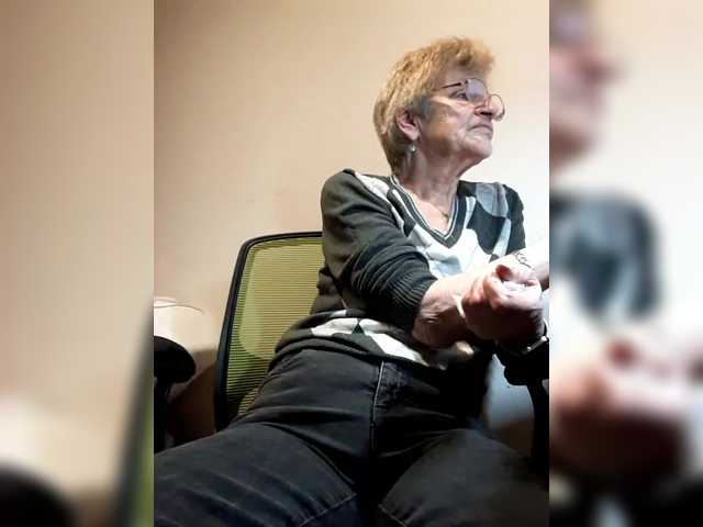 Reife-dame's BongaCams show and profile