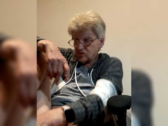 Reife-dame's BongaCams show and profile