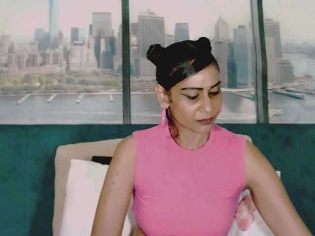 ErroticStarr live cam profile