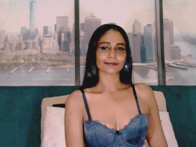 ErroticStarr live cam profile