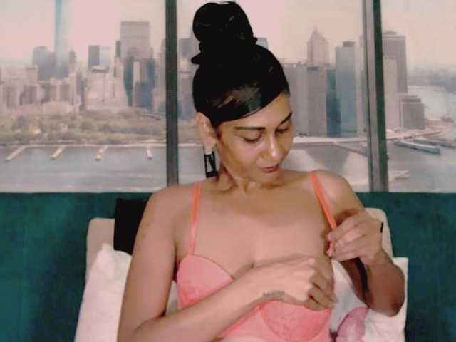 ErroticStarr's BongaCams show and profile