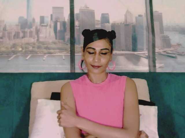 ErroticStarr live cam profile