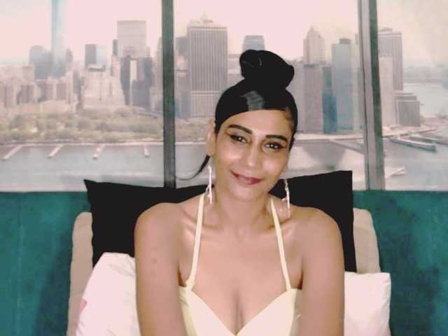 ErroticStarr live cam profile