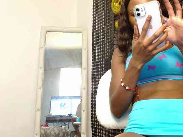 siara-will Live Webcam on BongaCams