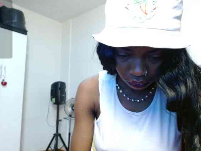 siara-will Live Webcam on BongaCams