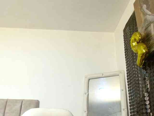 siara-will Live Webcam on BongaCams