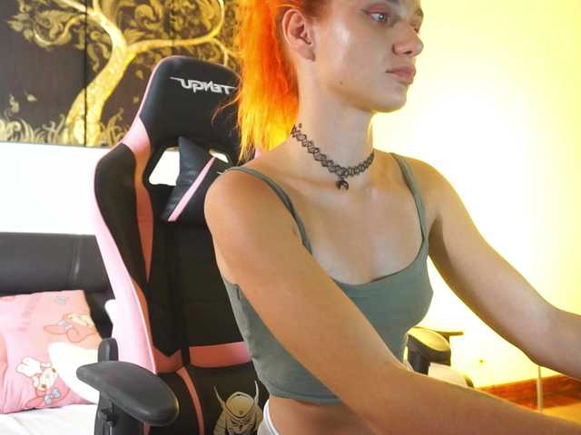 EmmylieMorris's BongaCams show and profile