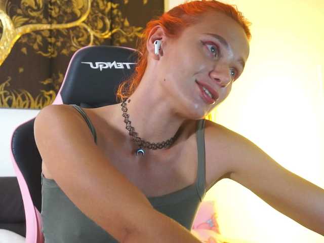 EmmylieMorris's BongaCams show and profile