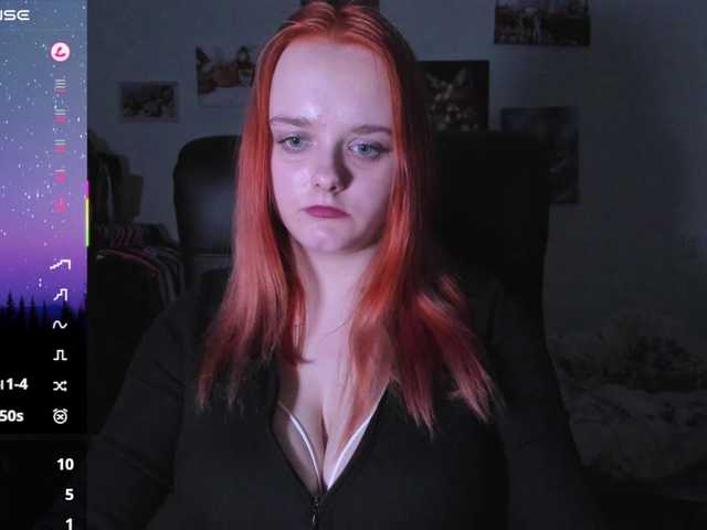 Diafoxy's BongaCams show and profile