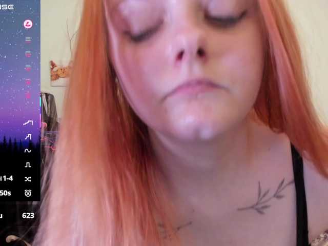 Diafoxy's BongaCams show and profile