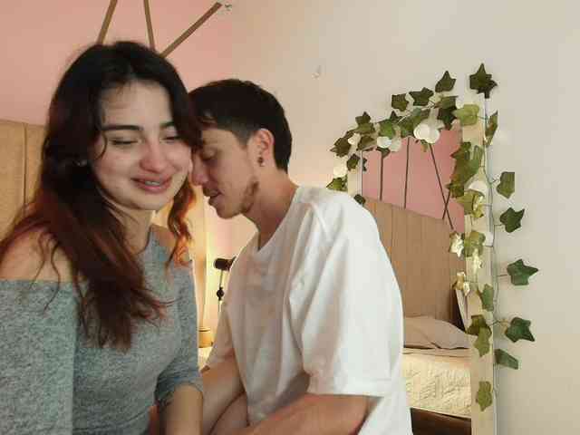 Damian-n-Maya Live Webcam on BongaCams