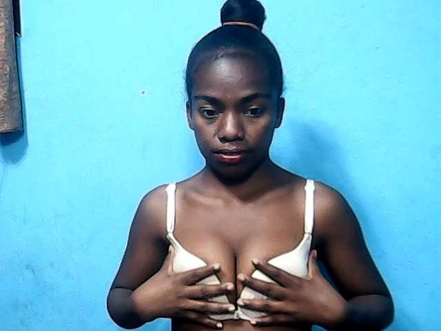 CutNatacha webcam bongacams model stream image