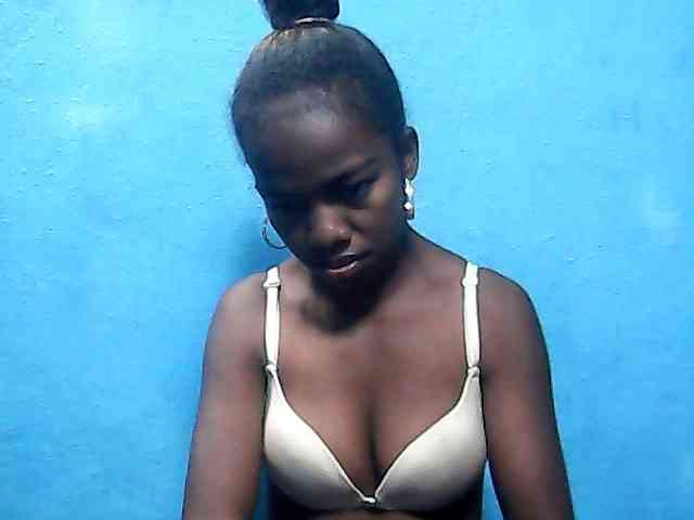 CutNatacha webcam