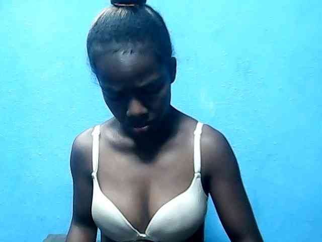 CutNatacha webcam