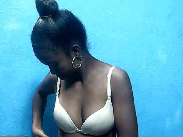 CutNatacha webcam