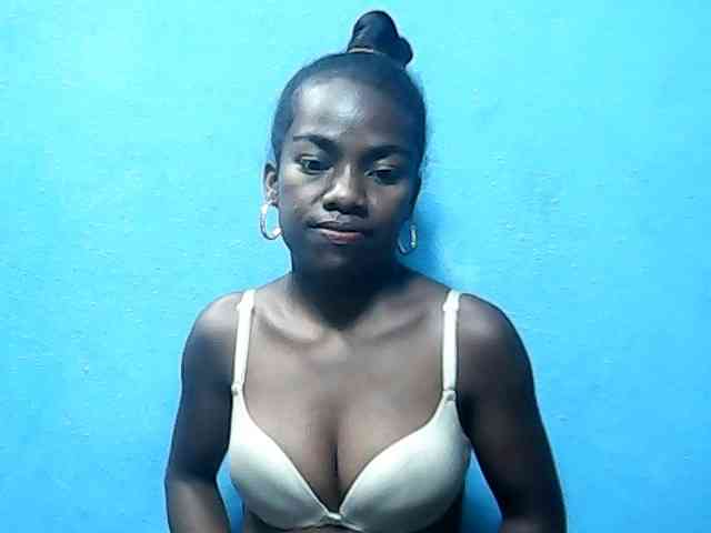 CutNatacha webcam