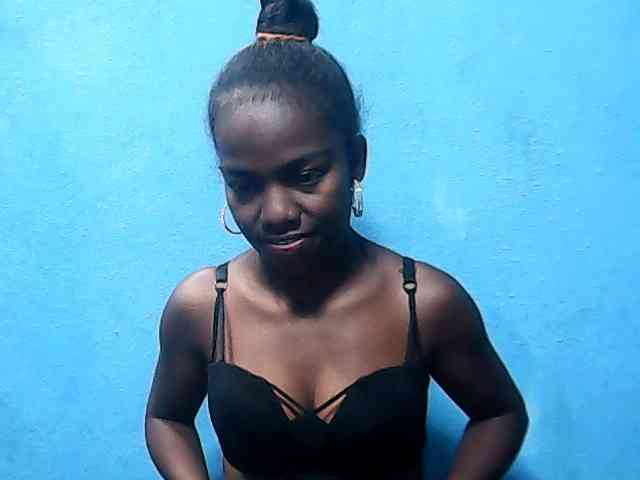CutNatacha webcam