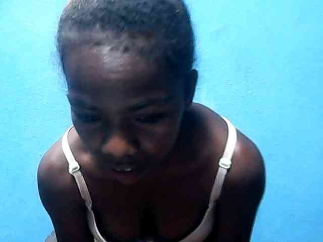 CutNatacha webcam