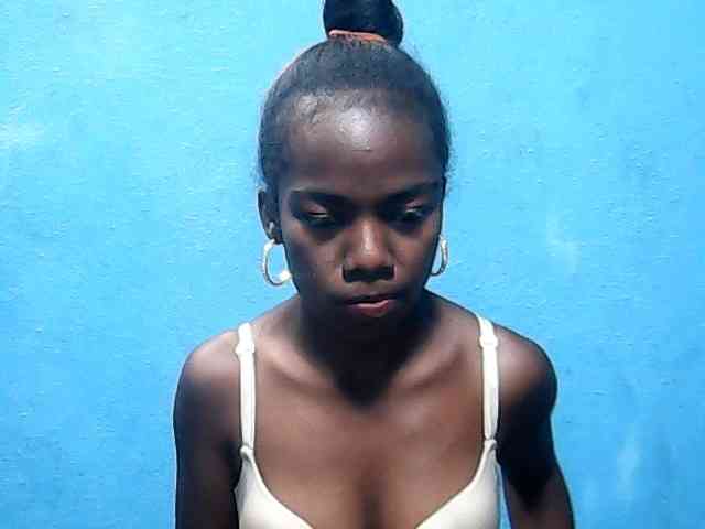 CutNatacha webcam