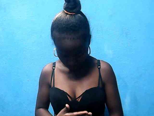 CutNatacha webcam