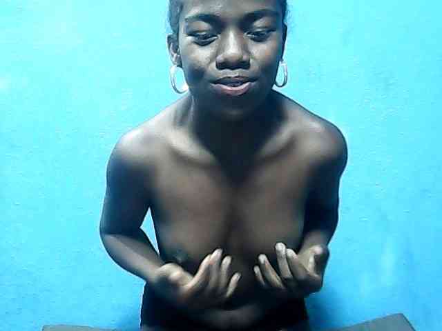 CutNatacha webcam