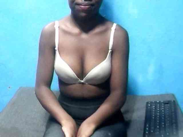 CutNatacha webcam